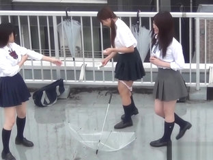 Japanese Teens Urinate