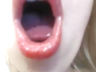 Hot blonde masturbates in lingerie for me on webcam 2