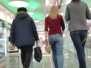 Cute blonde with sexy ass