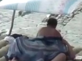 Amateur Couple Is Having Sex On The Beach