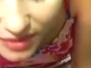 Hotty enjoys giving BJ