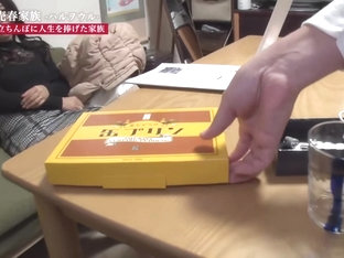 0000142_四十路のぽっちゃり日本人女性が盗撮される淫らな行為