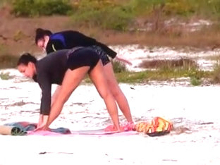 Yoga En La Playa #02