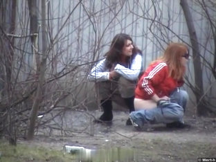 Girls Pissing Voyeur Video 111