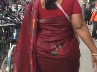 Huge Ass Sexy Mom In Sari Jiggling