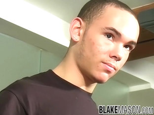 Hot Hunk Masturbates Before Warm Cumshot