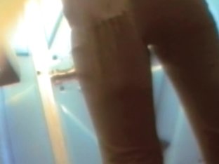 Beautiful Peachy Nub Of The Girl Pissing On Toilet