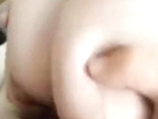 Me gusta sentir mi polla dura entre sus tetas