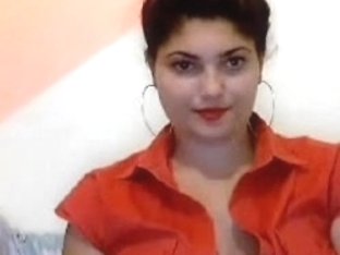 A Sexy N Hot Beauty Enjoying On Livecam.