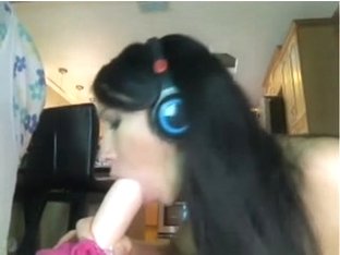 Hawt Wecam Cutie Fucks A Biggest Cumming Marital-device