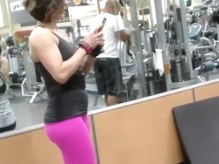 Strong Woman Voyeured In The Gym