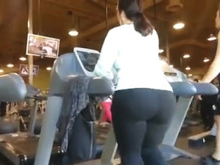 Candid ass gym booty