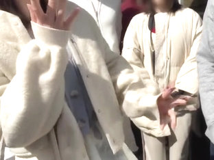 251130男女でツイスターゲームをプレイg2