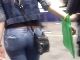 Nice Ass At A Nerd Convention