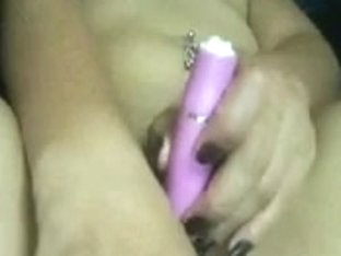 Curvy ass teen Latina toys with her juicy cunt online