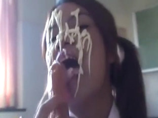 Azjatka i jej ogromne balony