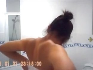 Pretty Girl Video Herself Showering