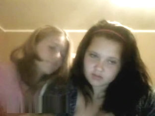 Two Amateur Eating And Fingering