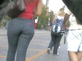 Hot ass brunette followed down the street by a candid cam