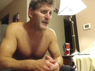 DILF jerks off on cam