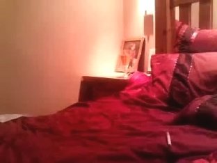 Blonde UK milf rubbing it out on chatroulette webcam