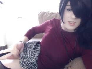 EricErica Strokes Her wang And Cums On The couch