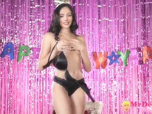 Pokimane masturbates on new years