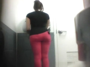 Ebony Girl Caught Peeing In Toilet