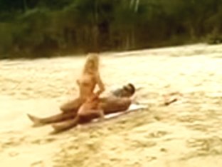 Blond Booty Fucking On The Beach