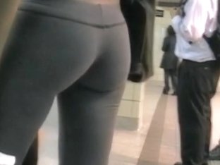 Perfect Ass Emphasized By A Tight Yoga Pants In Public Voyeur Video