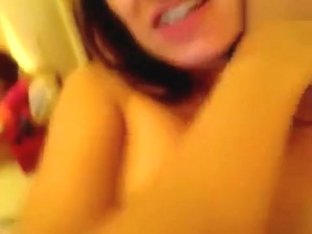 Frenchy_Girl fucks herself on camera