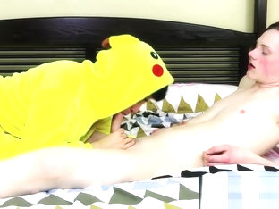 Latino Fairy Mickey Ramirez Spreads His Legs For Holden Ross