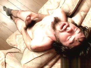 Straight twink shows his nubile body while wanking off