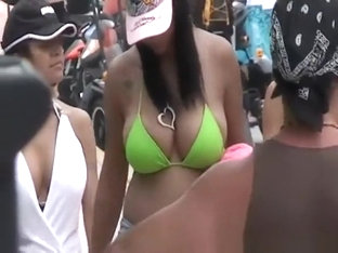 Big Tits Jiggling In Bikini As She Moves