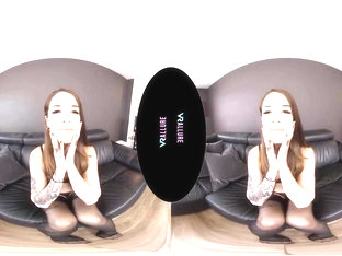 Virtual Reality - Vanessa Stares Into Your Soul
