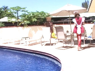 Mai serves hot cream