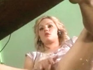 Glassed Blonde Finger Fucks Her Snatch For Webcam