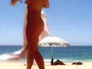 Sexy Sweetheart Public Beach Masturbation