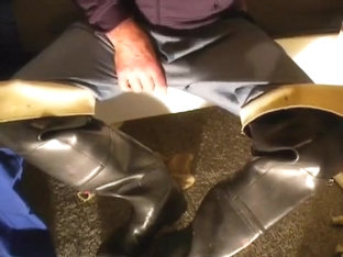 nlboots - rubber hevea waders on the sofa