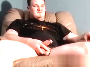 Amateur black dude bangs missionary style with hung homo