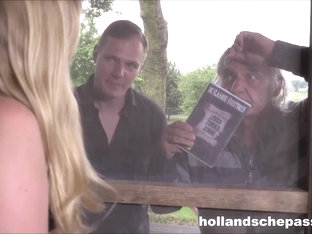 Blonde Ronde Huisvrouw Geilt Op Pik