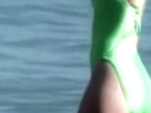 Green Swimsuit Is Worn By The Candid Amateur Babe 03c