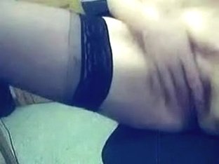 c'est une copine qui est encore au lycée mais sur msn elle ne sait pas qu'on se croise tout les j.