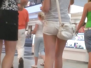 Hot blonde in short shorts is pure street candid gold