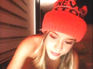 Hot Girl On The Cam Very Sexy Body