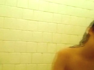 Hawt Sarah masturbating in washroom