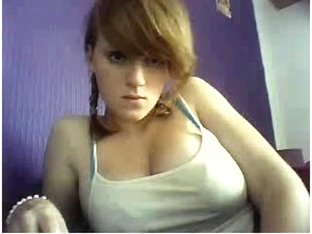 Floozy shows her bongos on webcam