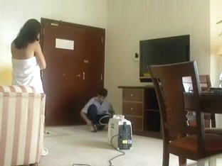 Indian Bhabhi Titties Gazoo Show To Cleaner Man At Hotel