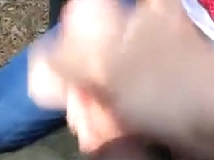 Outdoor oral pleasure and creampie