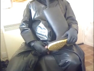 An overdue and much needed wank and cumlick in rubber with poppers.